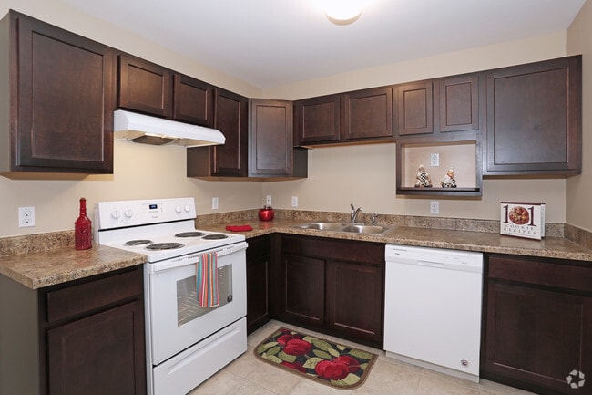 2BR - Kitchen - Emerald Reserve Penn Township