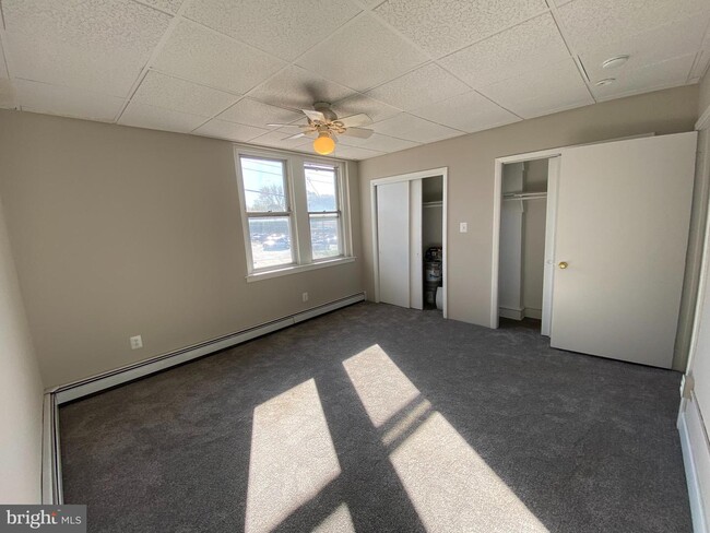 Building Photo - 1219 E Ridge Pike