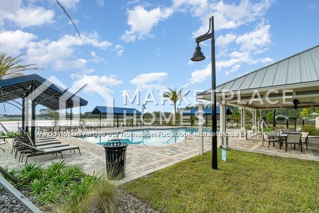 Building Photo - 11033 Stapleton Dr