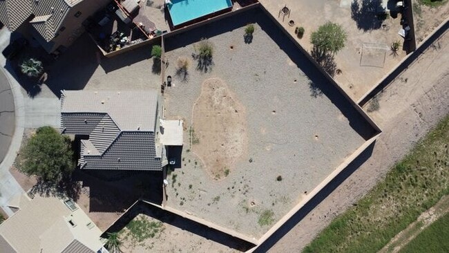 Building Photo - 4BR / 2.5BA Home with Expansive Lot – 2-Car Garage, Community Pools & Golf