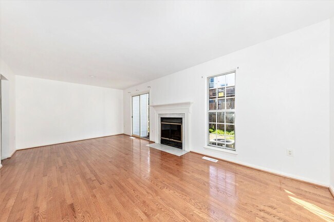 Building Photo - 13303 Country Ridge Dr