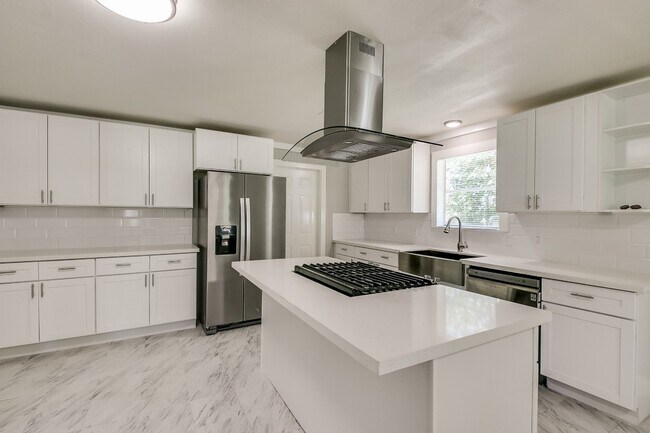 Building Photo - 3901 McKinney Dr