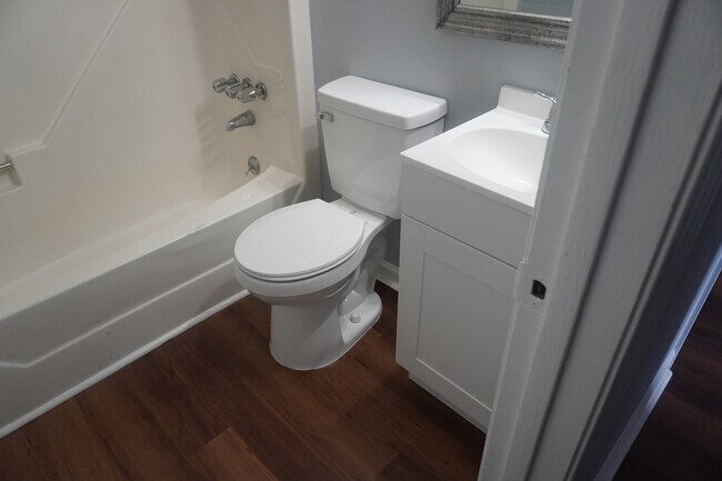 Building Photo - 207 Berry Ct