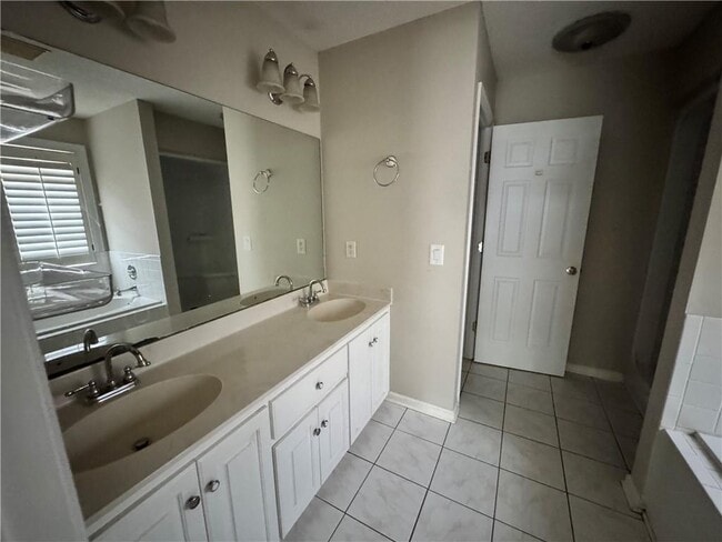 Building Photo - 183 Wood Crest Cir