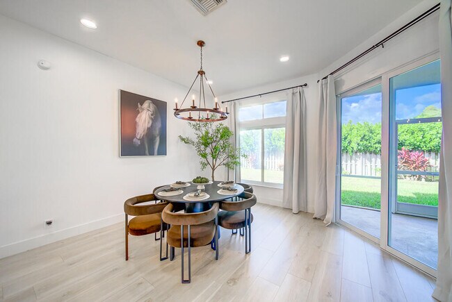 Building Photo - 1853 Shower Tree Way