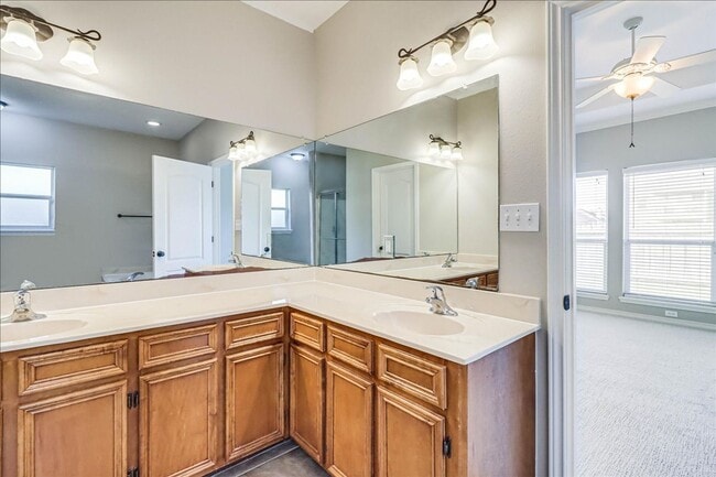 Building Photo - 5810 Aava Dr