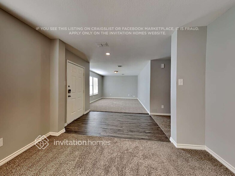 Building Photo - 136 Rolling Hills Pl