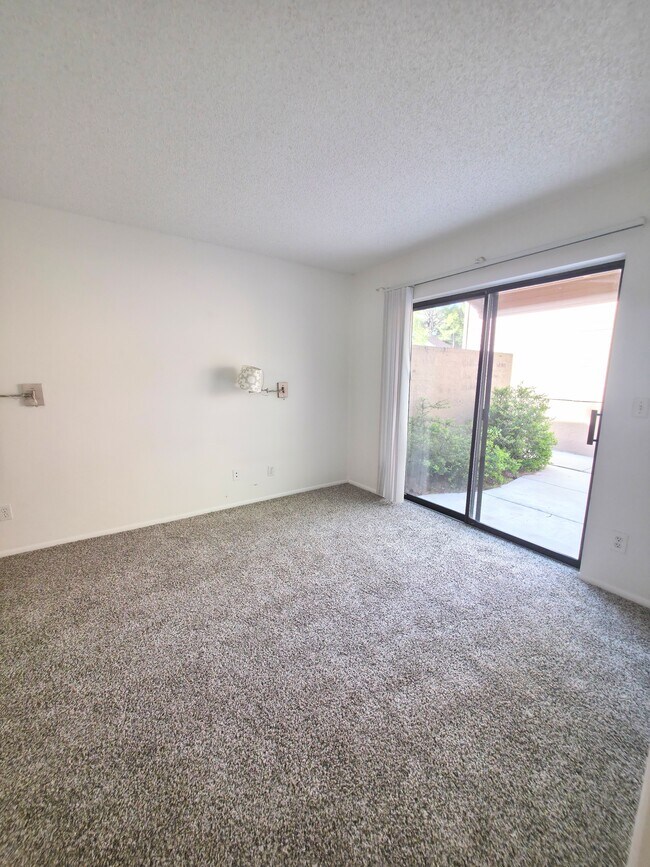 Building Photo - 2324 N Whispering Pines Way