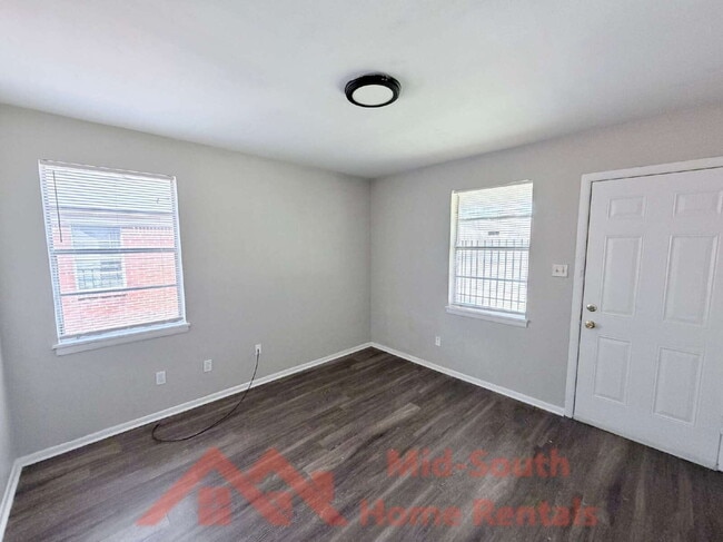 Building Photo - 1353 Fairfax St