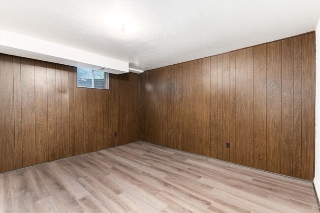 Building Photo - Vintage 5 bed Home in Green Mountain Estat...