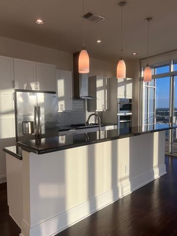 Building Photo - 8066 Park Ln