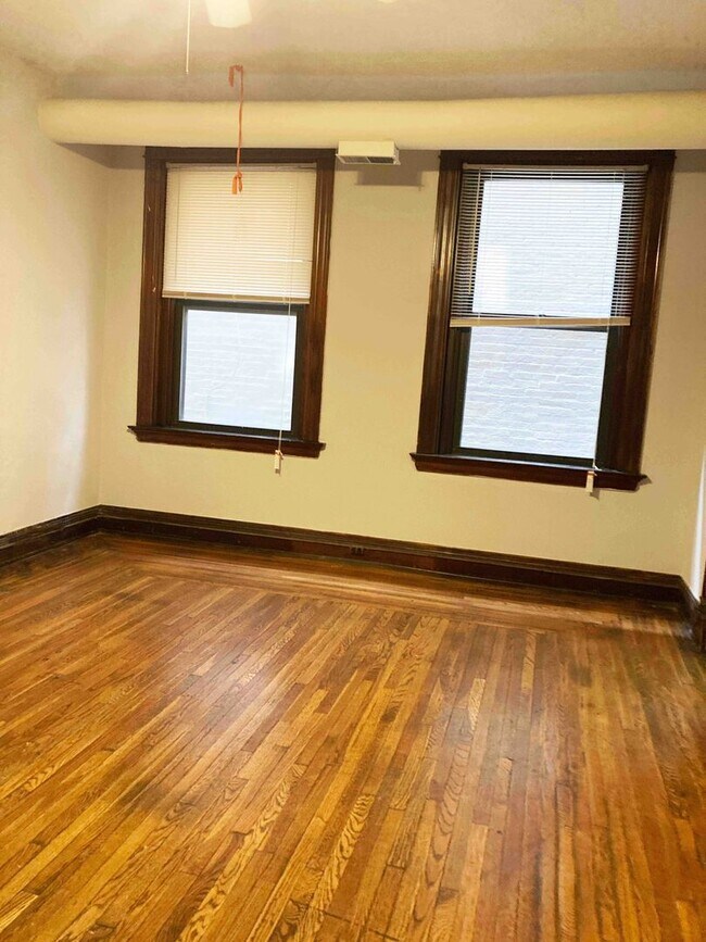 Building Photo - 3241 Jefferson Ave