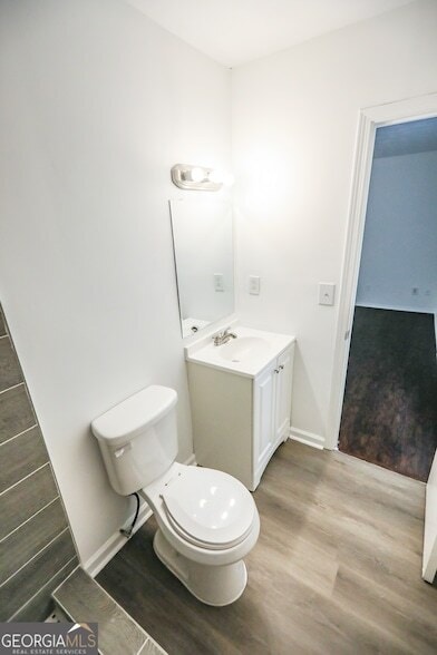 Building Photo - 1967 Singer Way