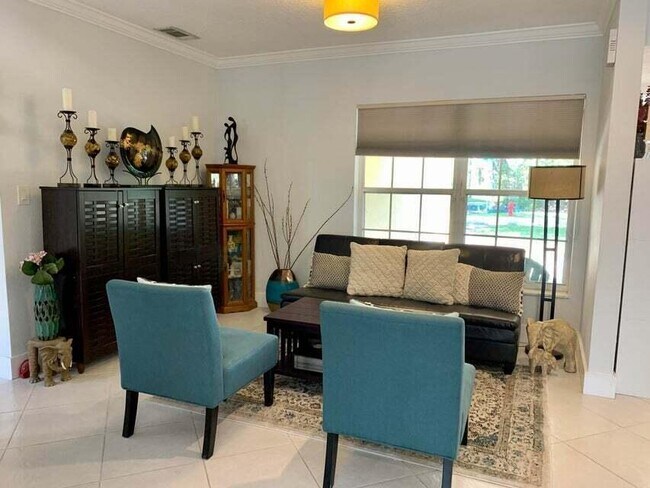 Building Photo - 3230 Aqua Vista Dr