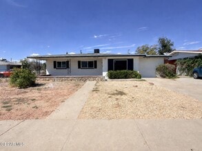 Building Photo - 7605 Parkland Dr