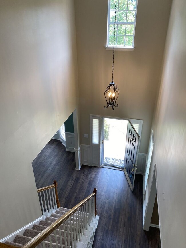 Building Photo - Spacious 4 Bedroom Home in North Charlotte