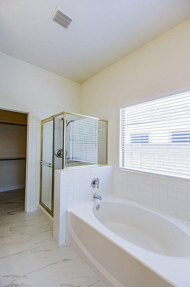 Building Photo - 1 Story home located in Southern Highlands