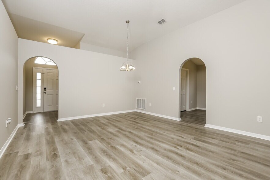 Building Photo - 189 Cedar Ridge Ln