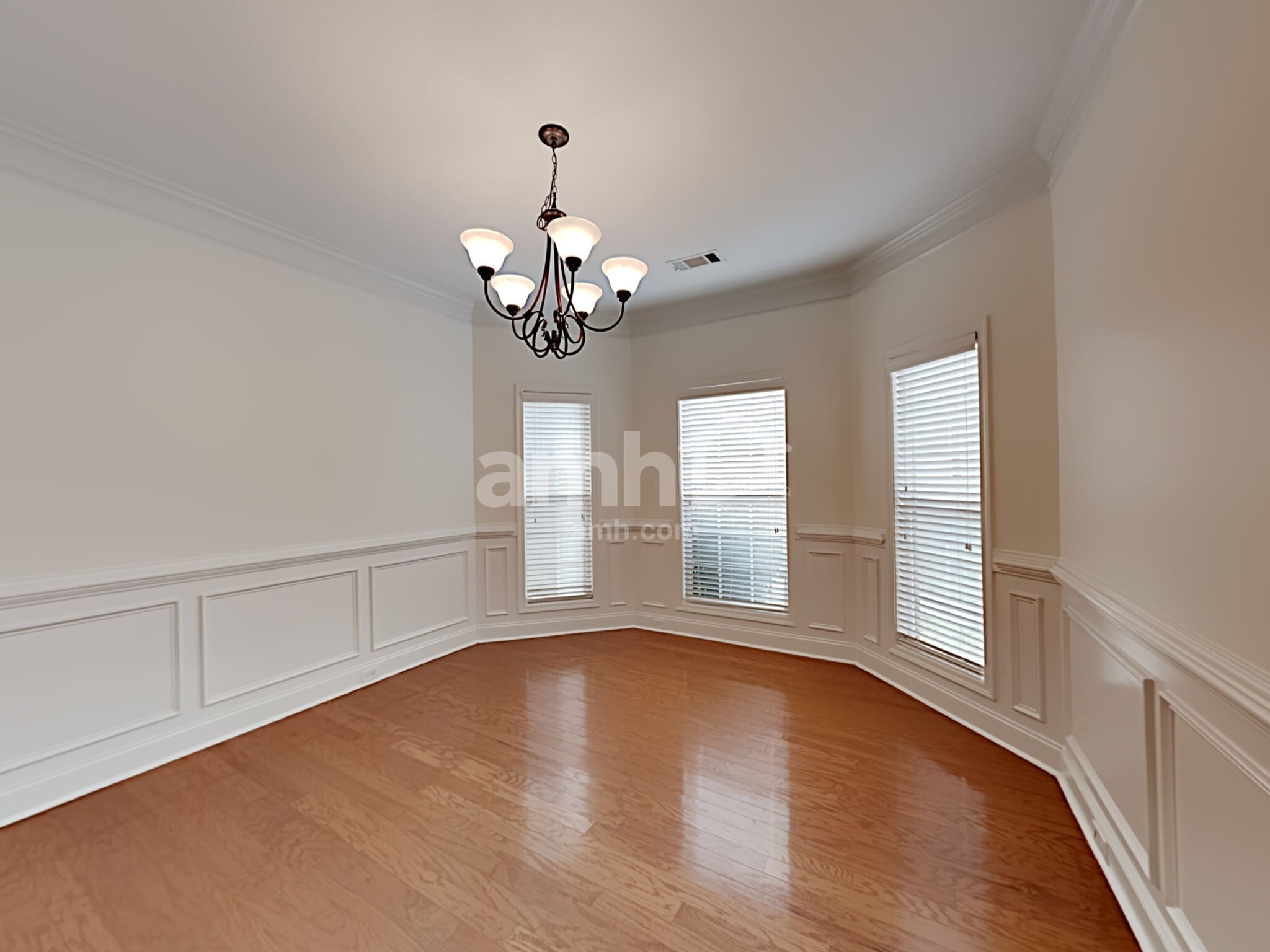 Building Photo - 901 Vandiver Ct