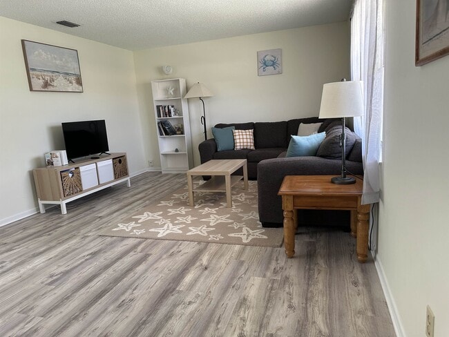 Building Photo - 776 Bahia Dr