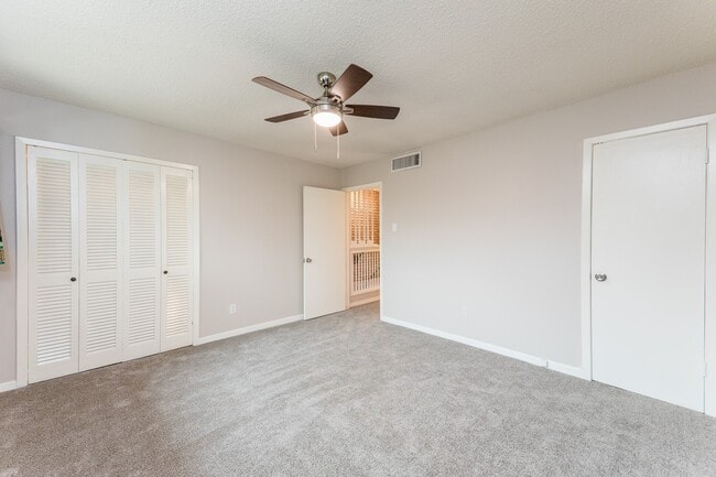 Building Photo - 3809 N Braeswood Blvd