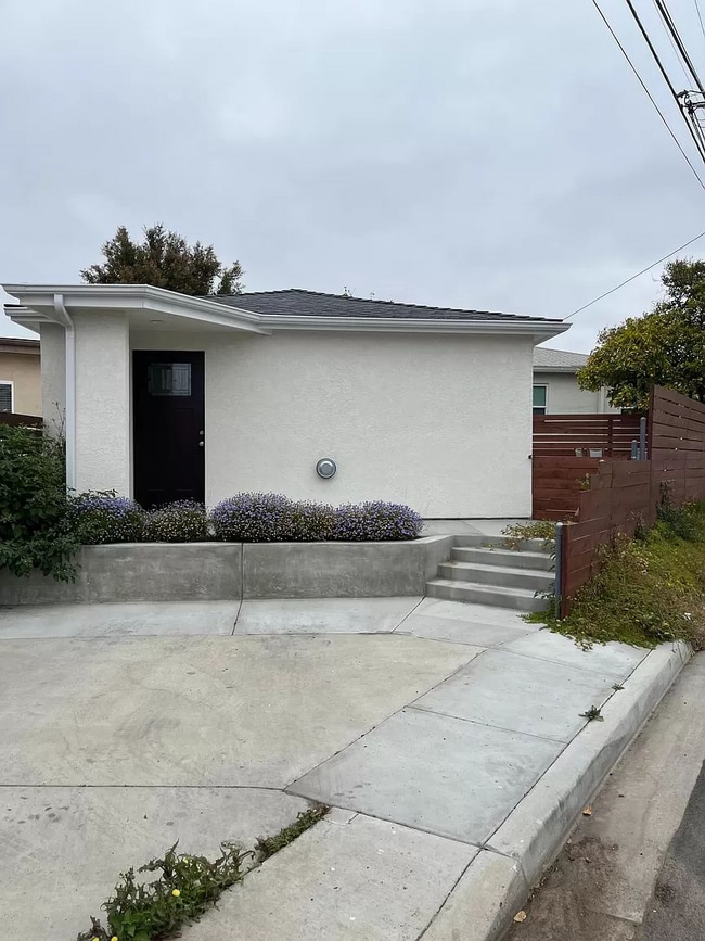 Building Photo - NEW CONSTRUCTION 1 BEDROOM ADU WITH LAUNDR...