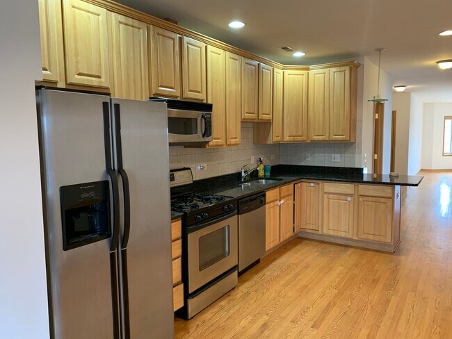 Building Photo - 2525 N 72nd Ct