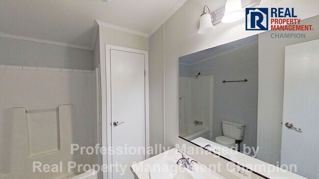 Building Photo - 20 Deer Ridge Dr E