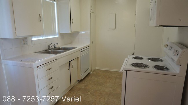 Interior Photo - 7253-7257 Variel Ave