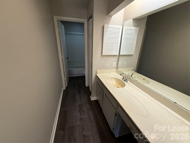 Building Photo - 4617 Sharon Chase Dr