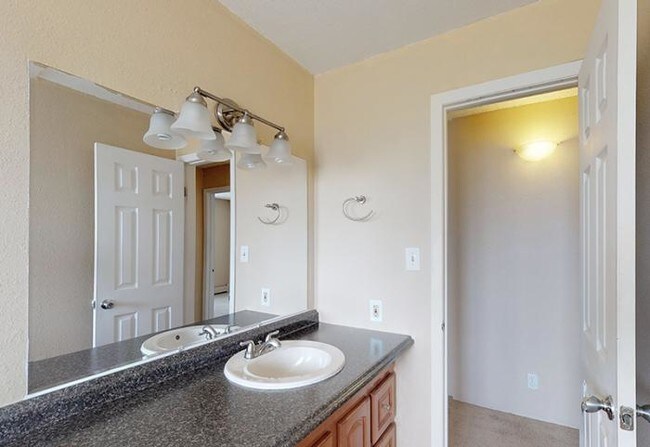 Building Photo - 1 bedroom in Lakewood CO 80232