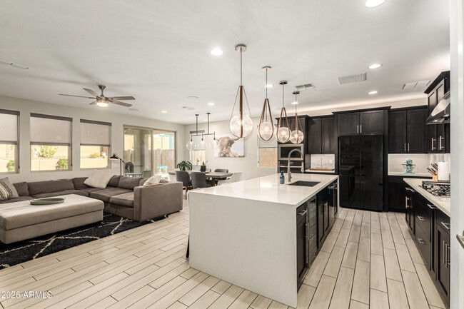 Building Photo - 6974 W Spur Dr