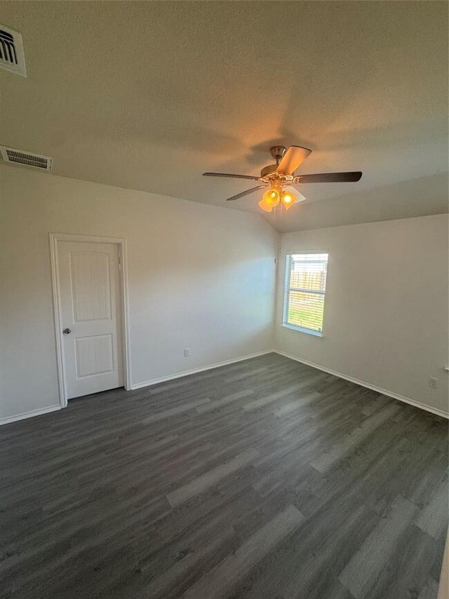 Building Photo - 231 Reagor Dr