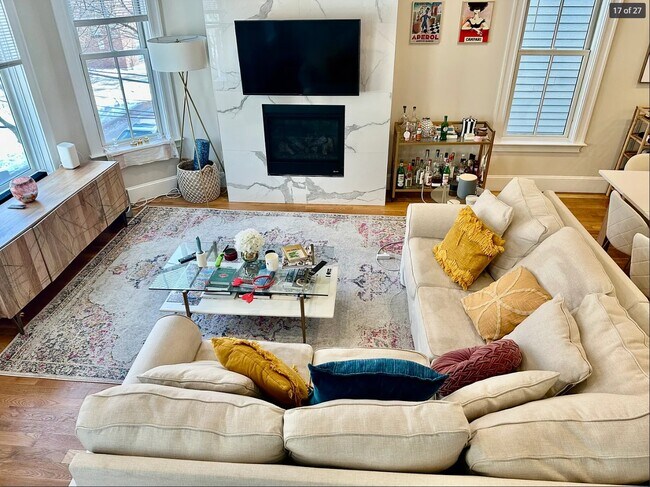 Building Photo - 470 Green St