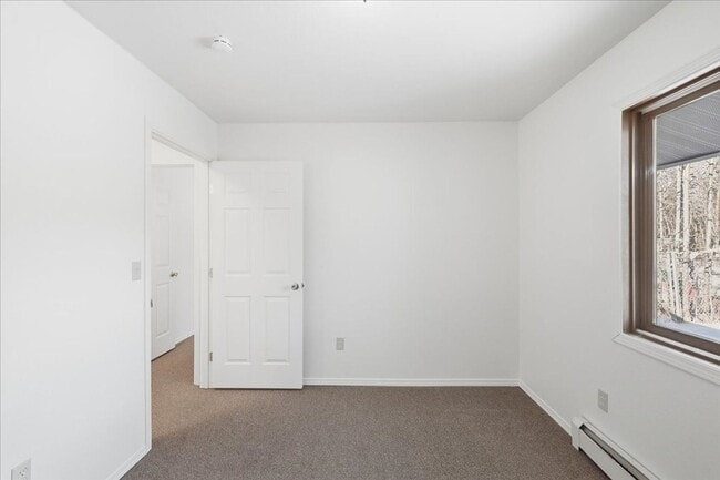 Building Photo - 900 N Wesglenn Cir