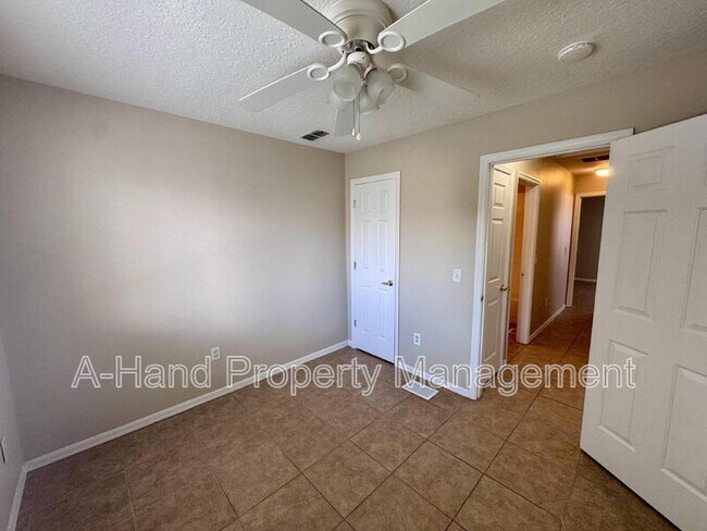 Building Photo - 824 Washington Palm Loop