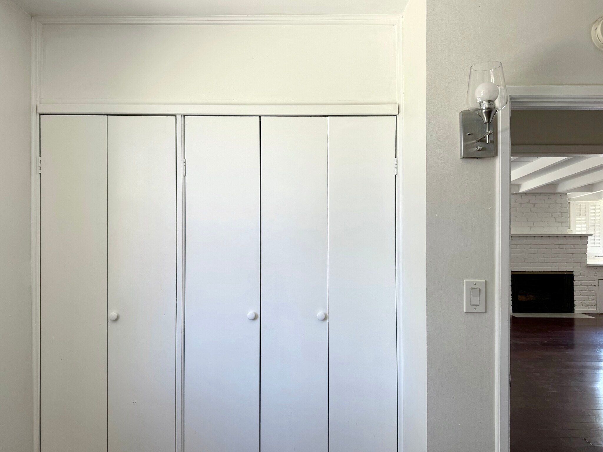 Building Photo - 2321 W Carson St