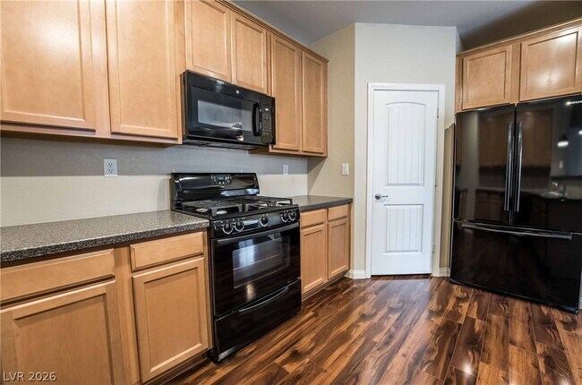 Building Photo - 3220 Color Collage Walk