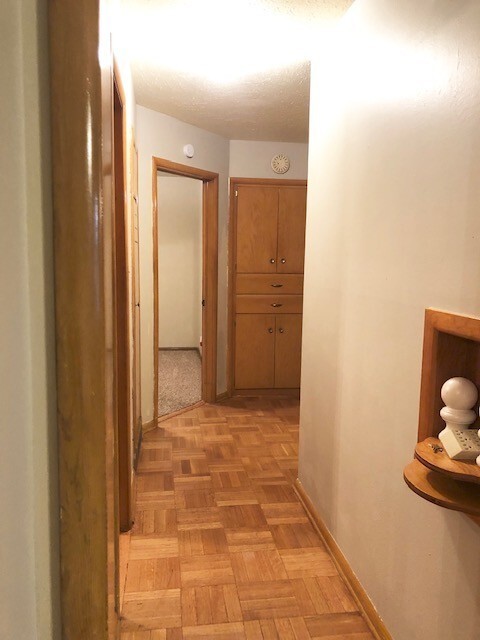 Building Photo - 3 Bed/1 Bath Mid-Century Ranch minutes from Midwest City High School - Refrigerator Included