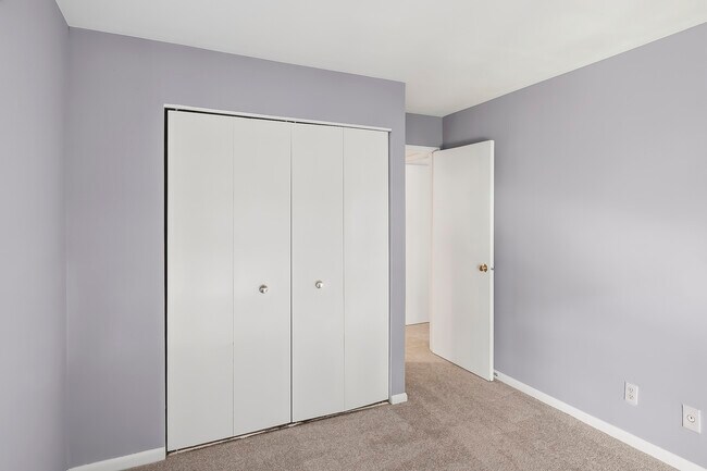 Building Photo - 5923 Tamar Dr