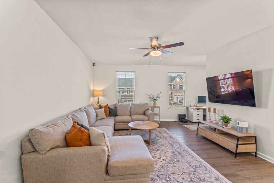 Living Room - 484 Greenwood Dr