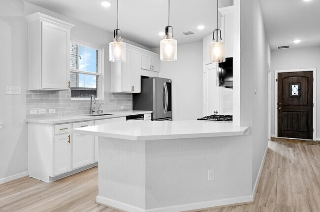 Building Photo - 9119 Brixham Dr