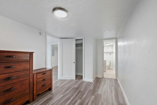 Building Photo - 750 E 820 N