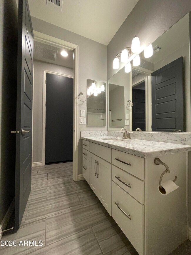 Building Photo - 10154 Theorem Dr