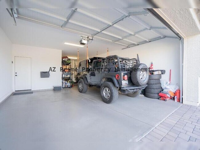 Building Photo - 12125 W Luxton Ln