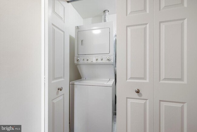 Building Photo - 11321 Halethorpe Terrace