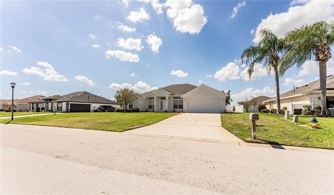 Building Photo - 233 Towhee Rd