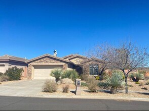 Building Photo - SPACIOUS HOME FOR RENT IN CORAL CANYON