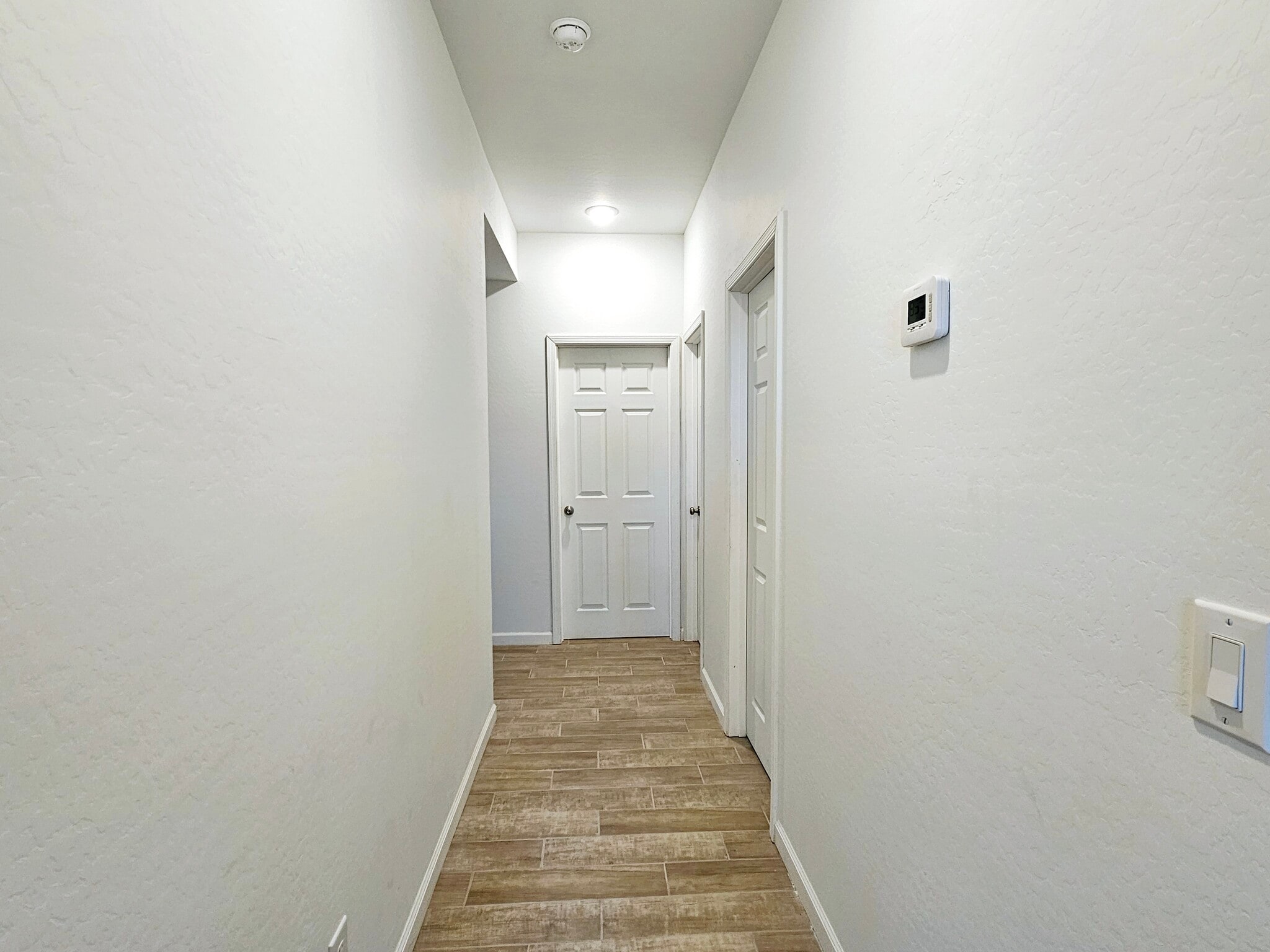 Building Photo - 1112 E 4th St