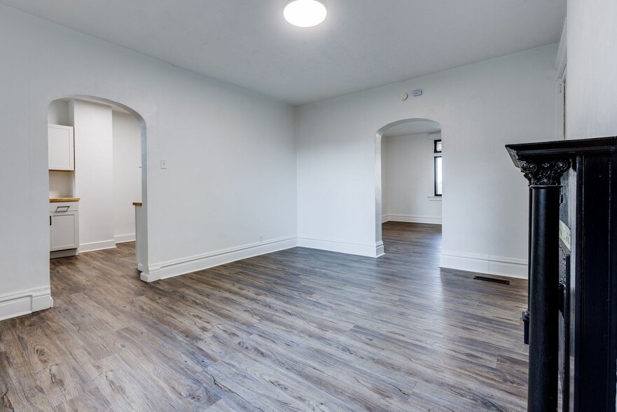 Building Photo - 1430 Rockland Ave